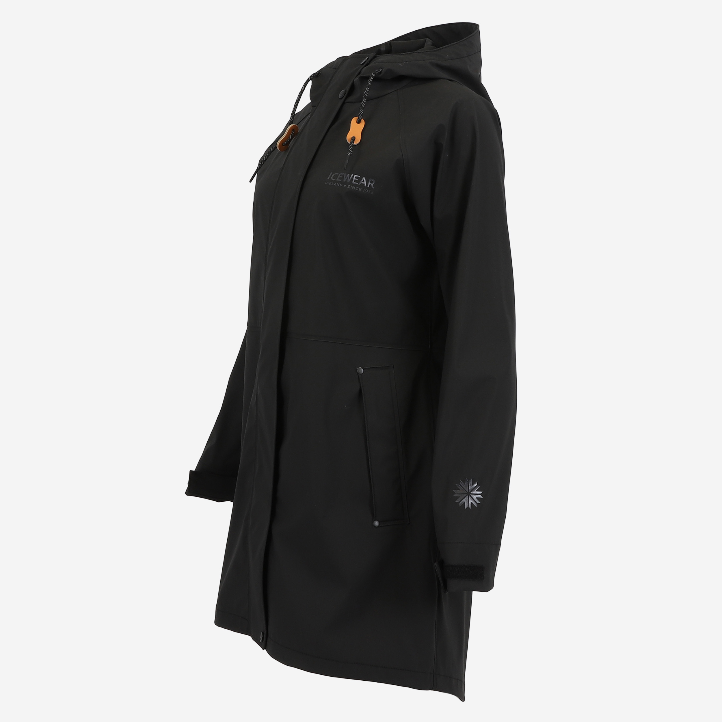 dogg-black-raincoat-women-iceland-rainjacket_107.jpeg